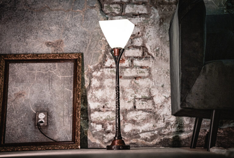 Luxusní stojací lampa